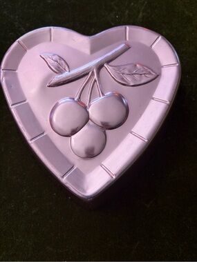 Pink Heart-Shaped Cherry Tin Storage Box